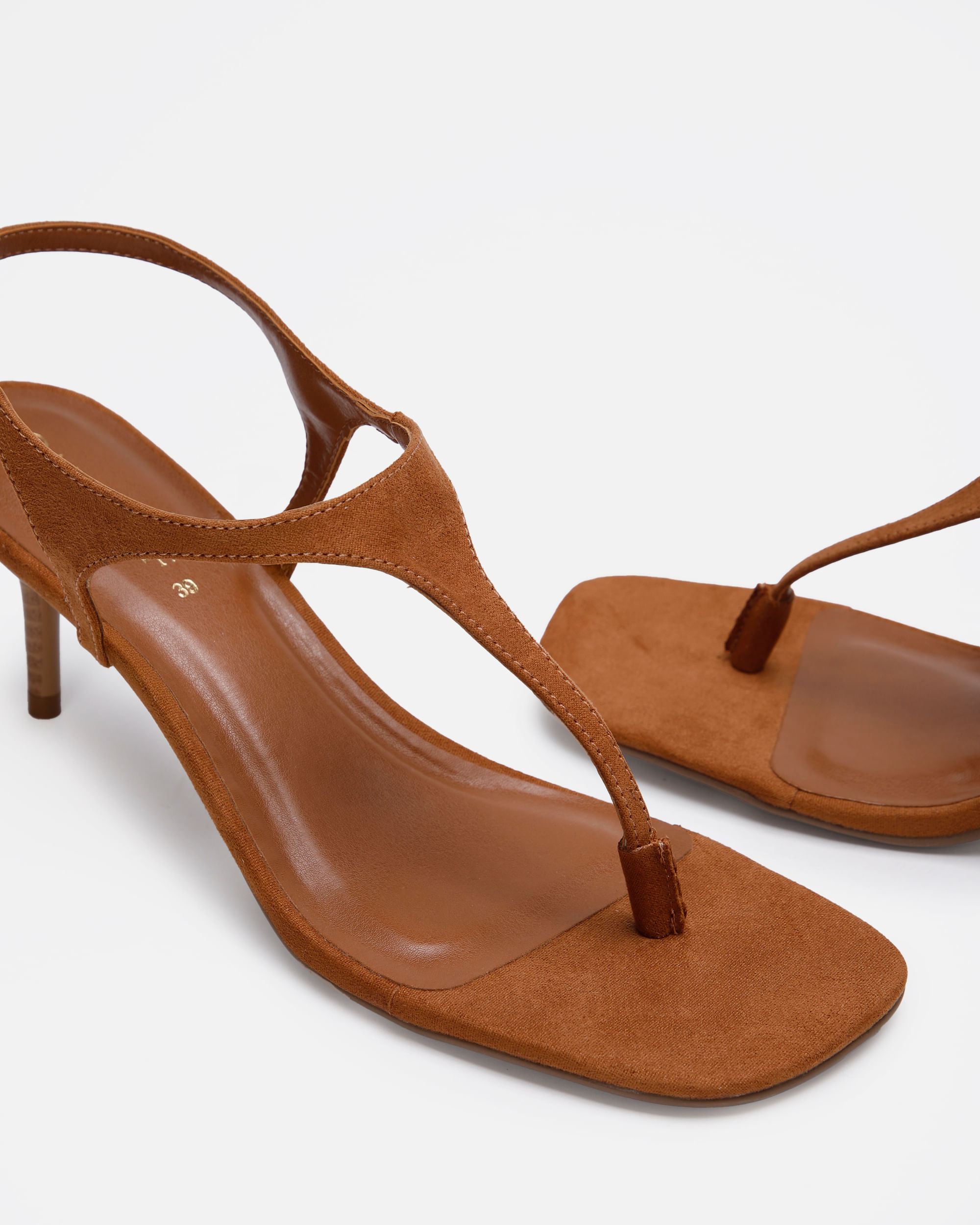 sandália bico quadrado salto fino texturizada oneself marrom