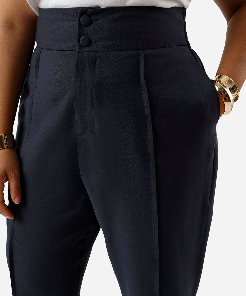calça plus size de viscose cinza