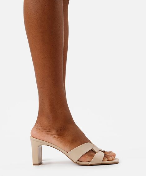 tamanco bico quadrado com recorte salto grosso oneself bege