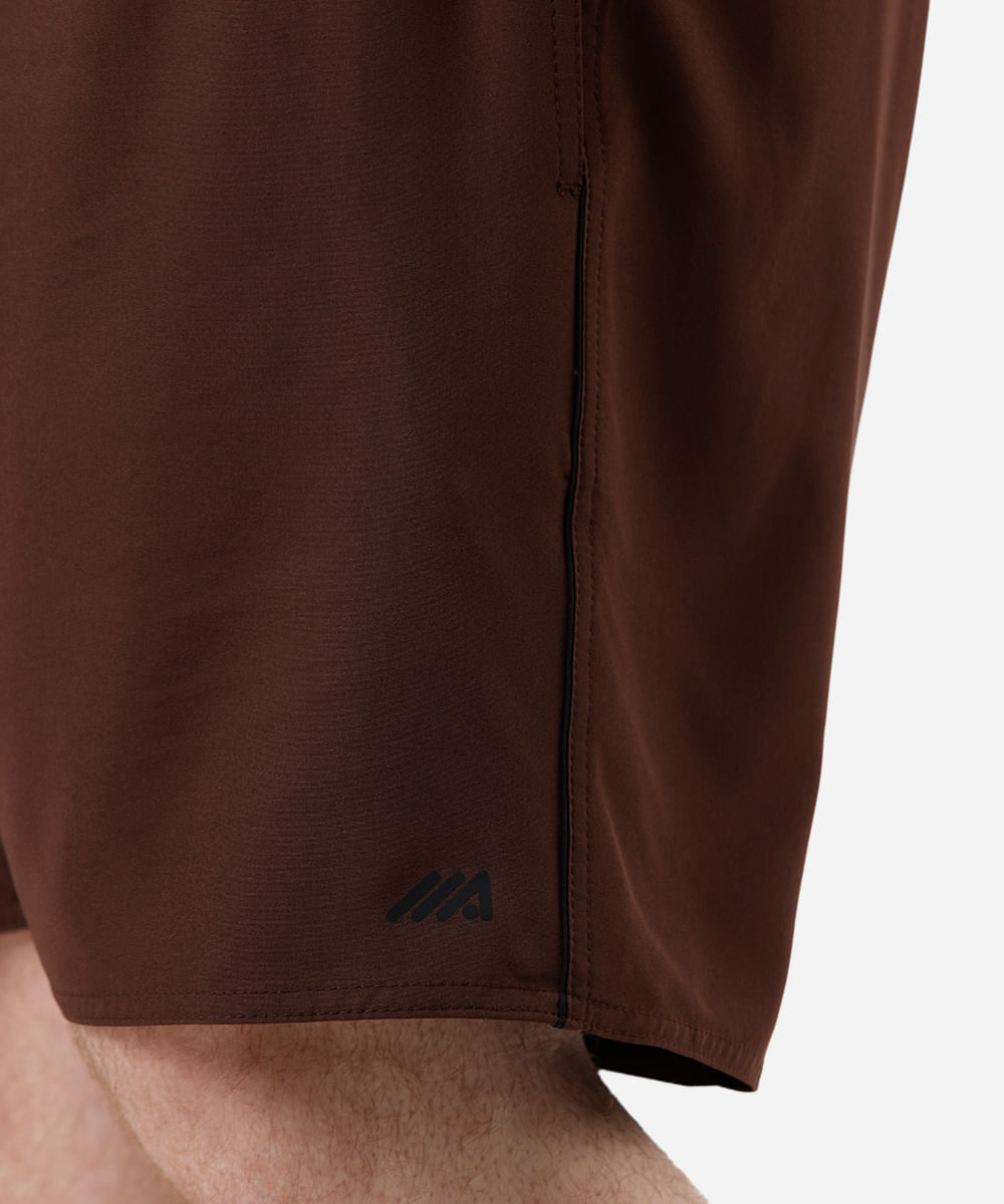 short masculino esportivo com nervura plus size marrom