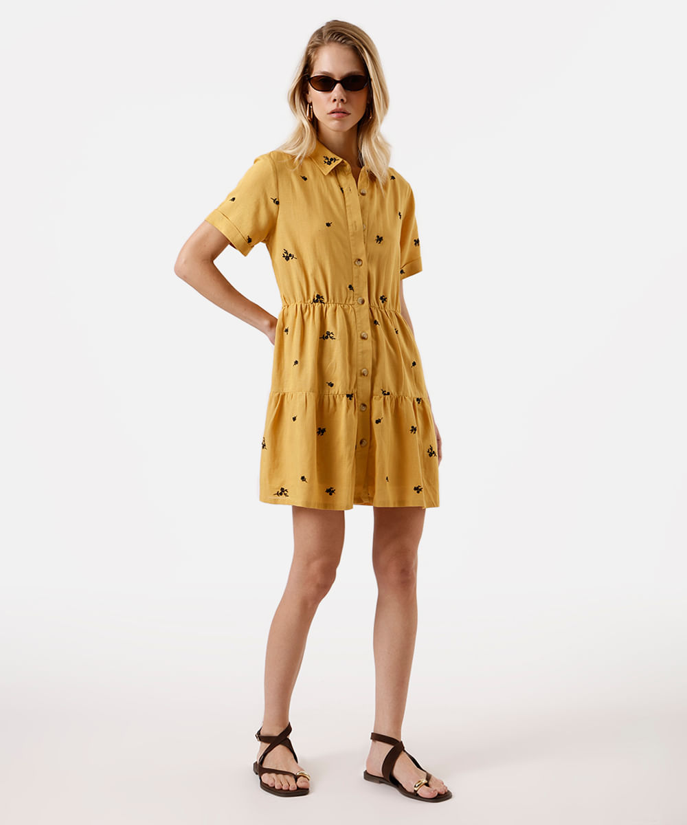 vestido curto feminino chemise bordado floral amarelo