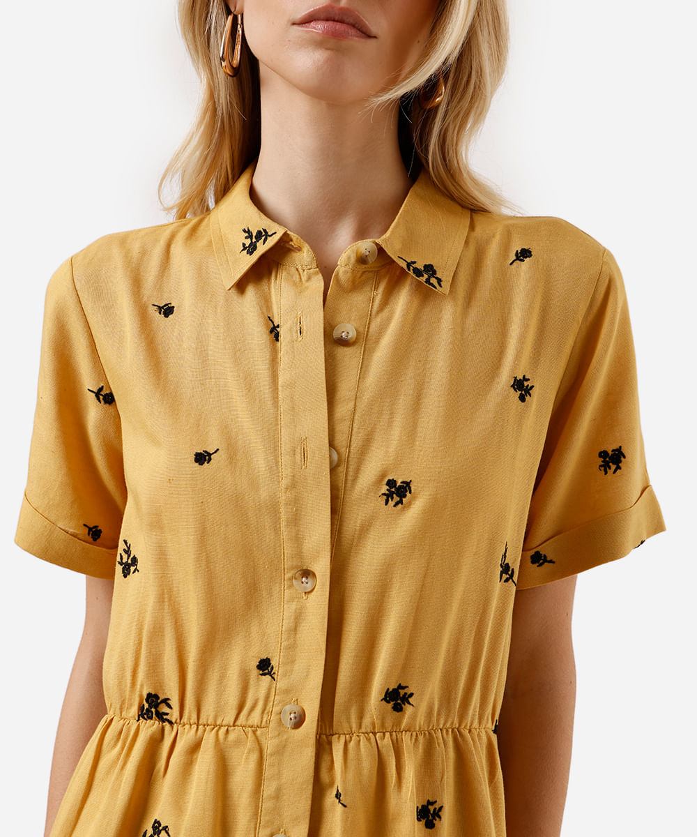 vestido curto feminino chemise bordado floral amarelo
