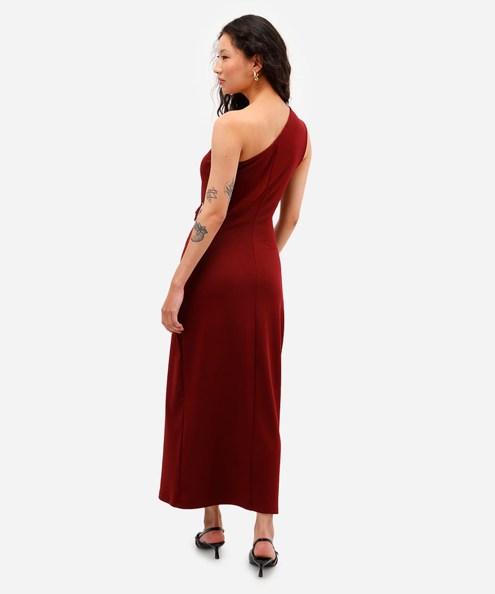 vestido midi ombro único feminino com franzido vinho
