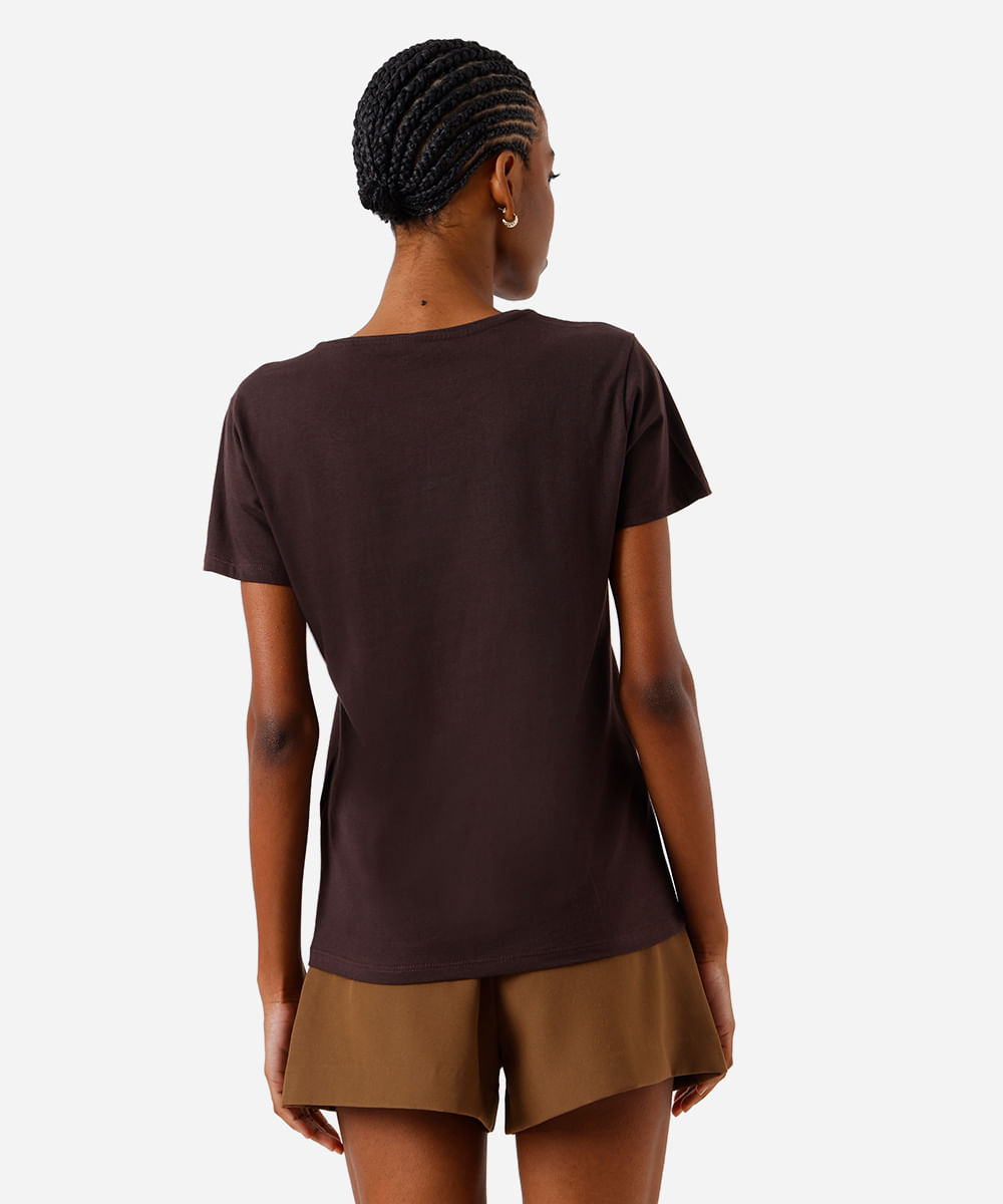 camiseta feminina de algodão snoopy e amigos marrom