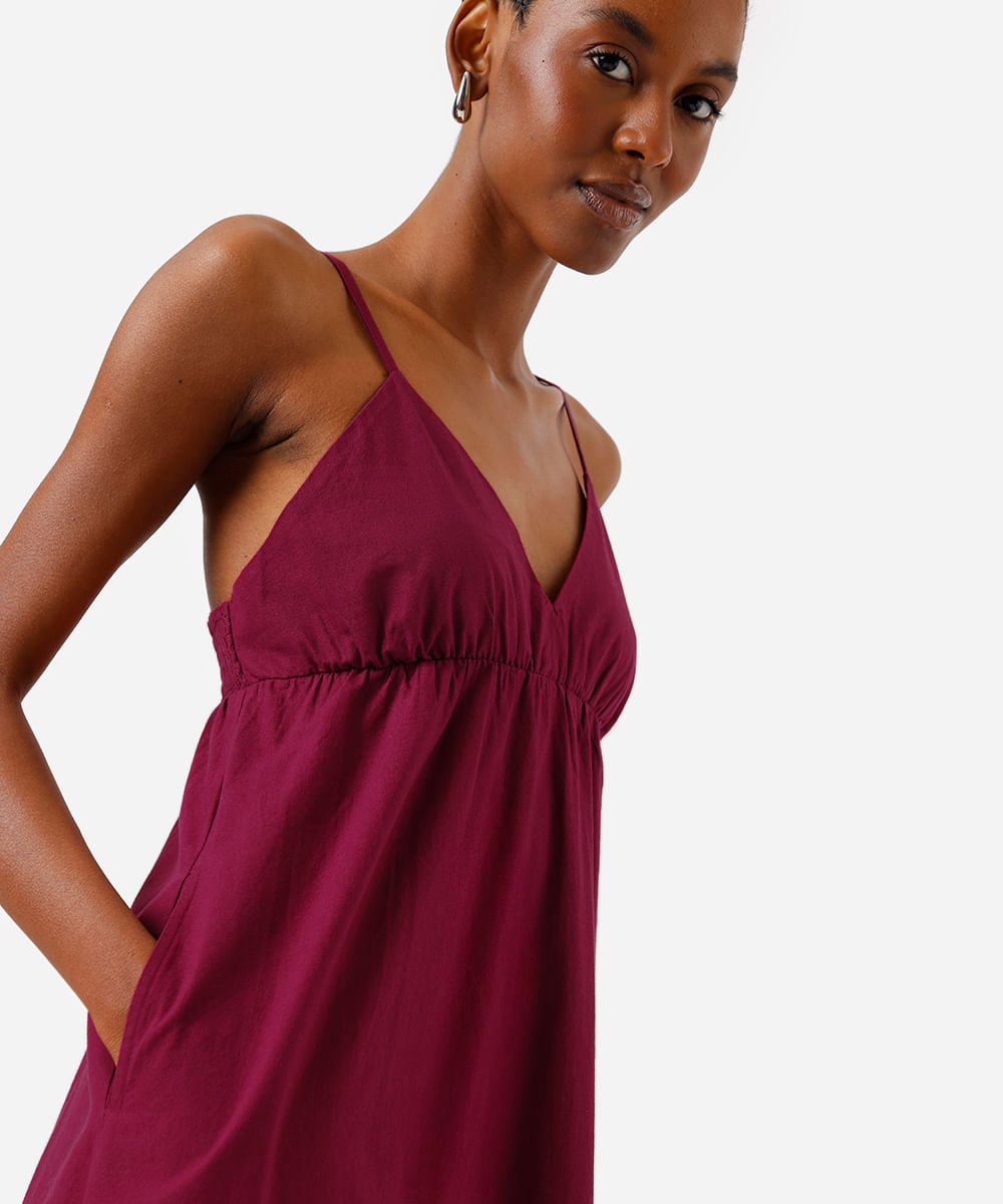 vestido longo alça fina feminino de algodão com recorte e bordado floral vinho