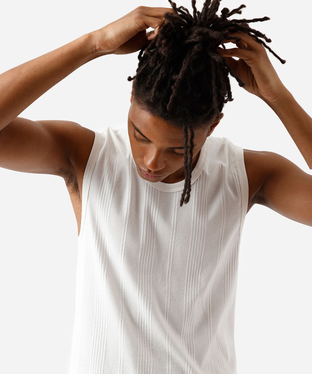 regata masculina com algodão canelada off white