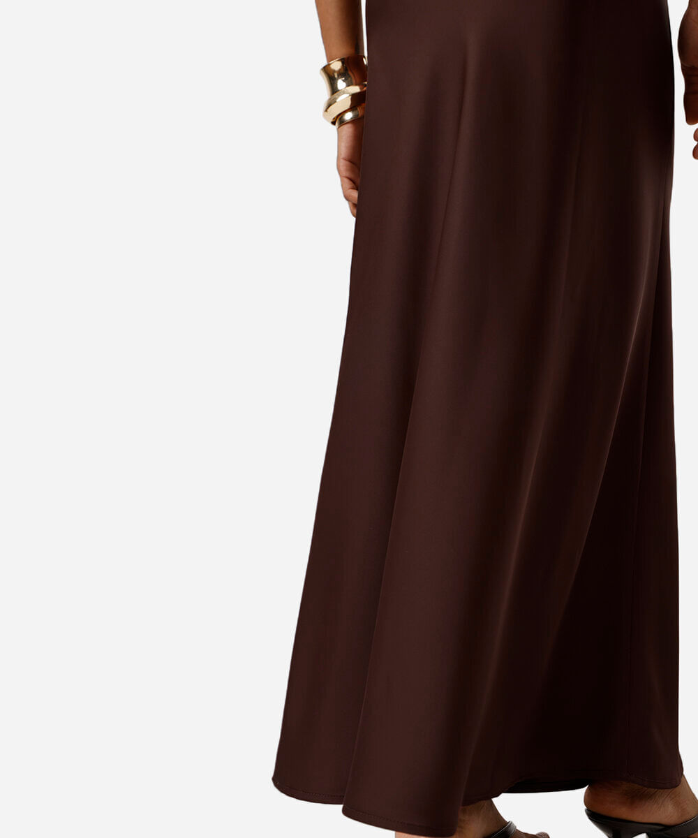 saia longa feminina evasê acetinada cós elástico marrom