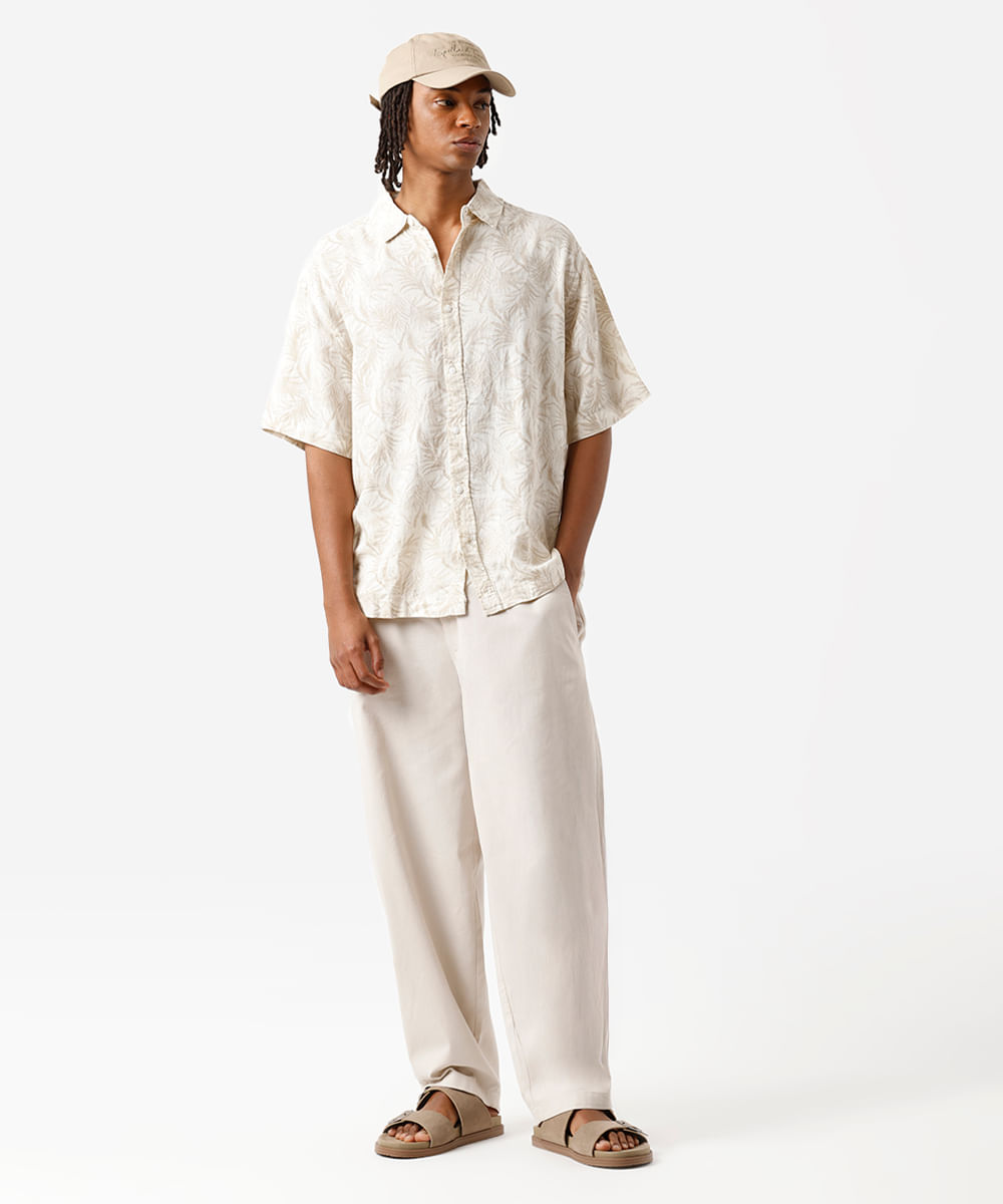 camisa masculina com linho manga curta folhagens bege