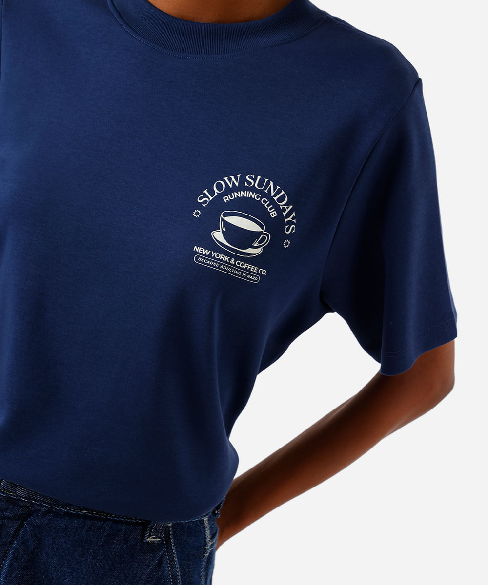 camiseta feminina de algodão peruano estampada azul
