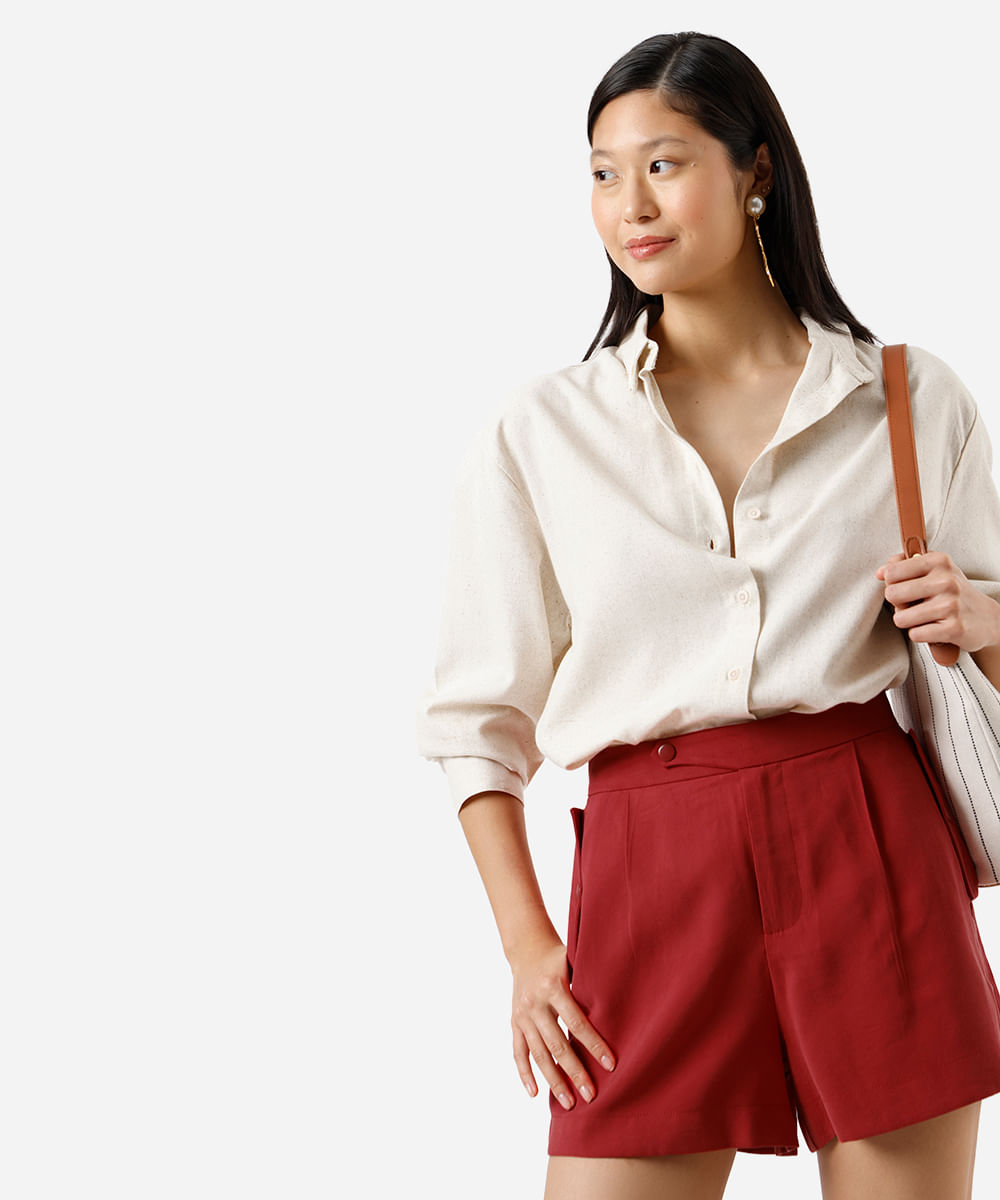 short de alfaiataria feminino com viscose e pregas cós elástico vermelho