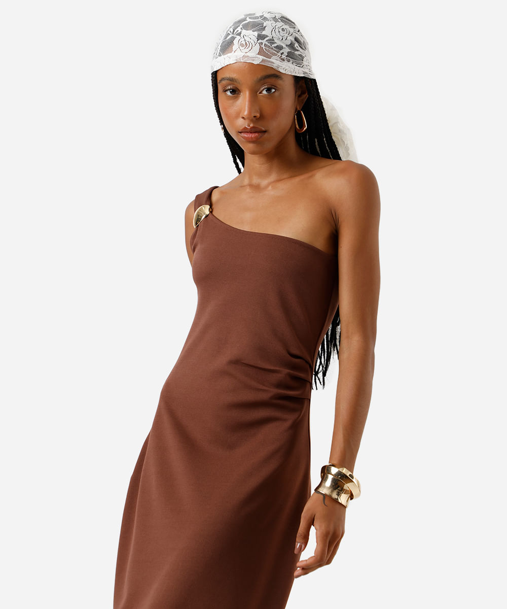 vestido midi feminino ombro único franzido marrom