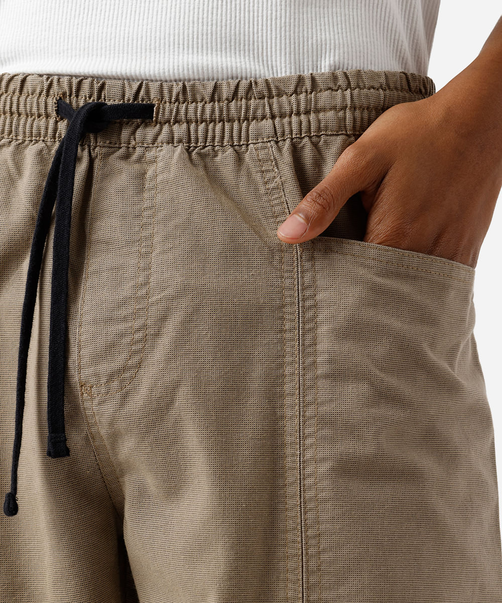 calça jogger masculina de sarja texturizada bege