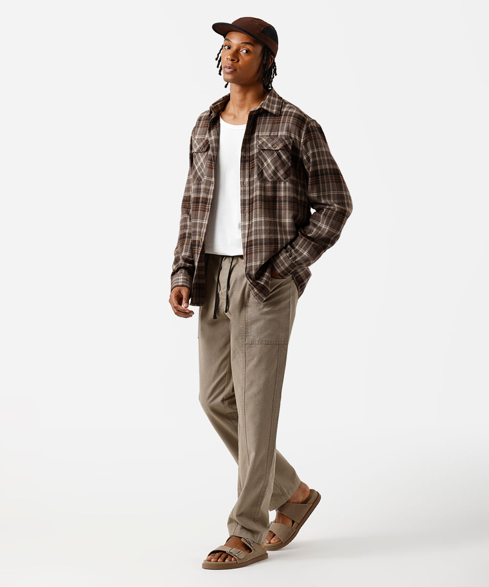 calça jogger masculina de sarja texturizada bege