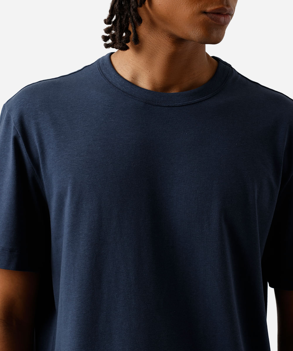 camiseta masculina com algodão peruano azul