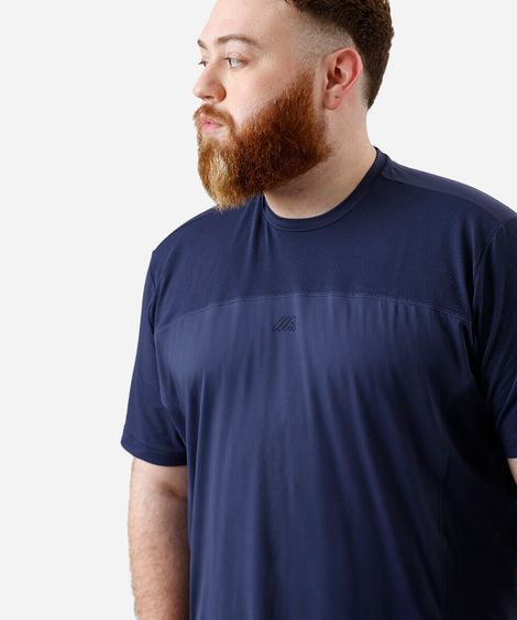 camiseta masculina esportiva com recortes plus size azul