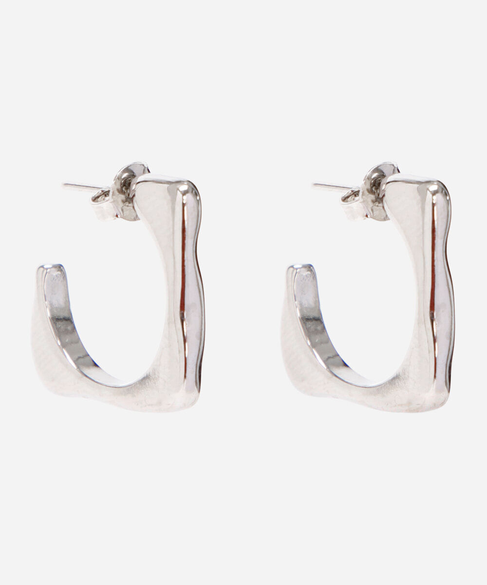 brinco argola quadrada orgânica prateado