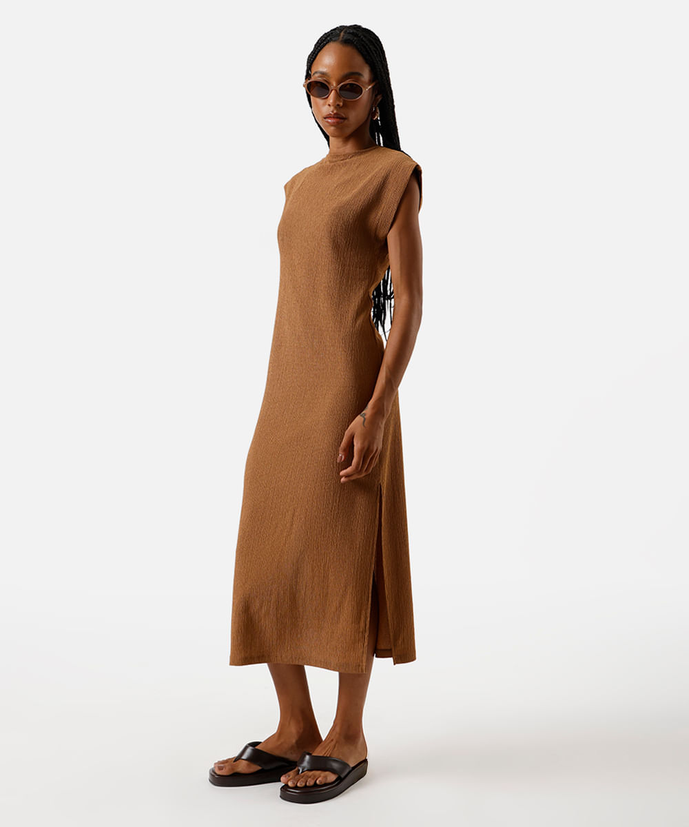 vestido midi muscle feminino com fendas texturizado básico marrom