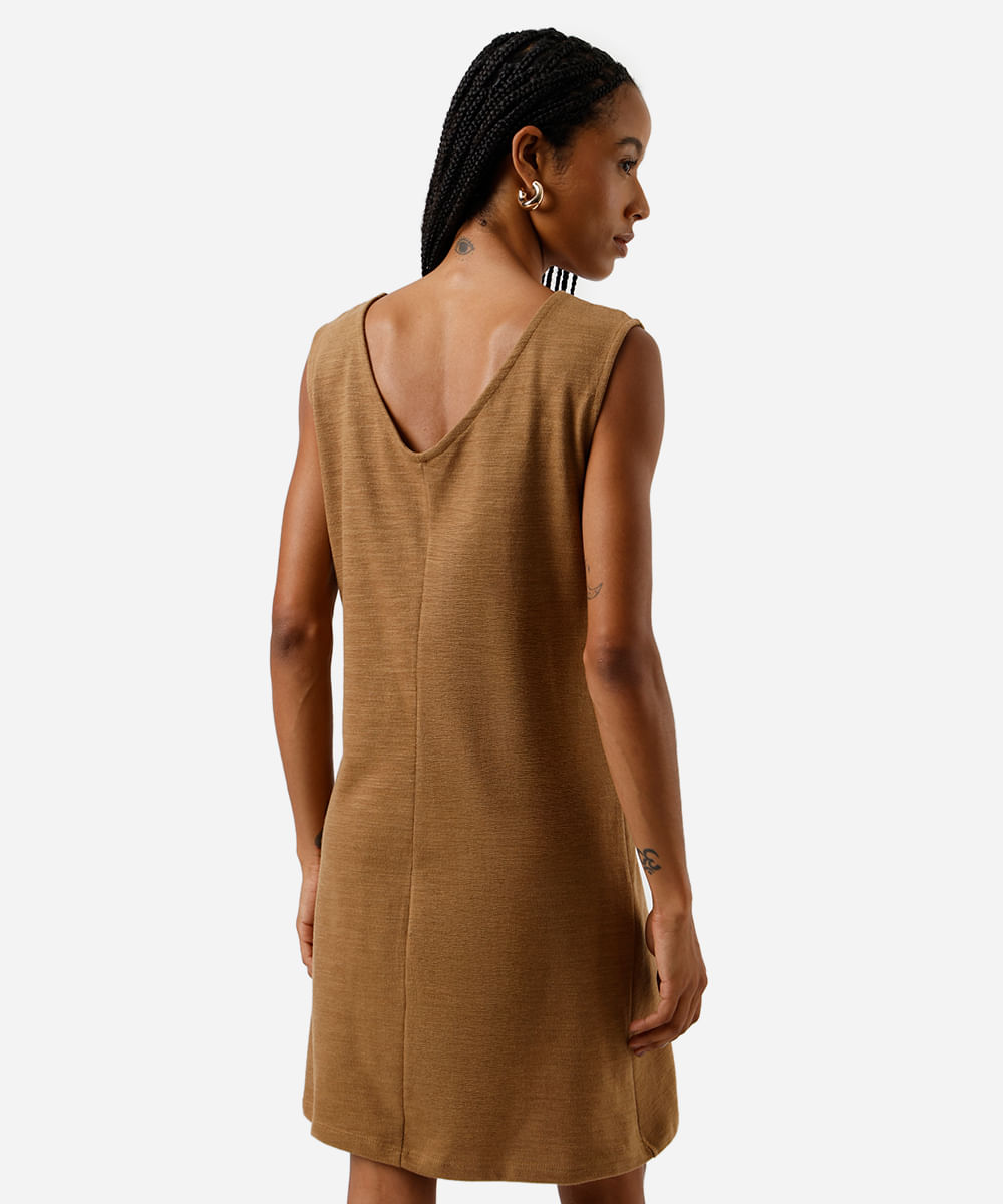 vestido curto feminino decote redondo marrom