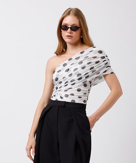 blusa ombro único feminina de tule franzida poá mindset off white