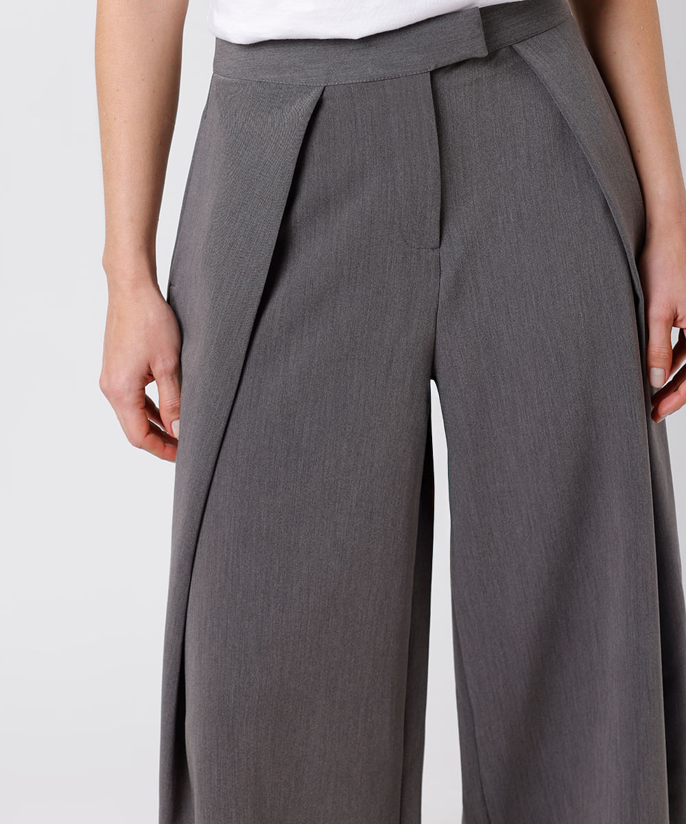 calça feminina de alfaiataria com pregas mindset cinza