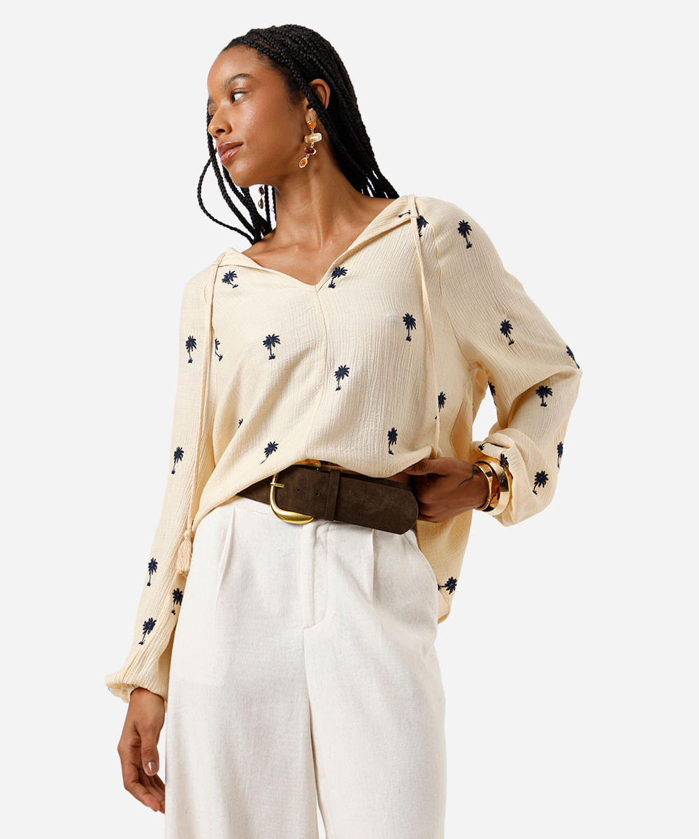 bata feminina com viscose bordado folhagens bege