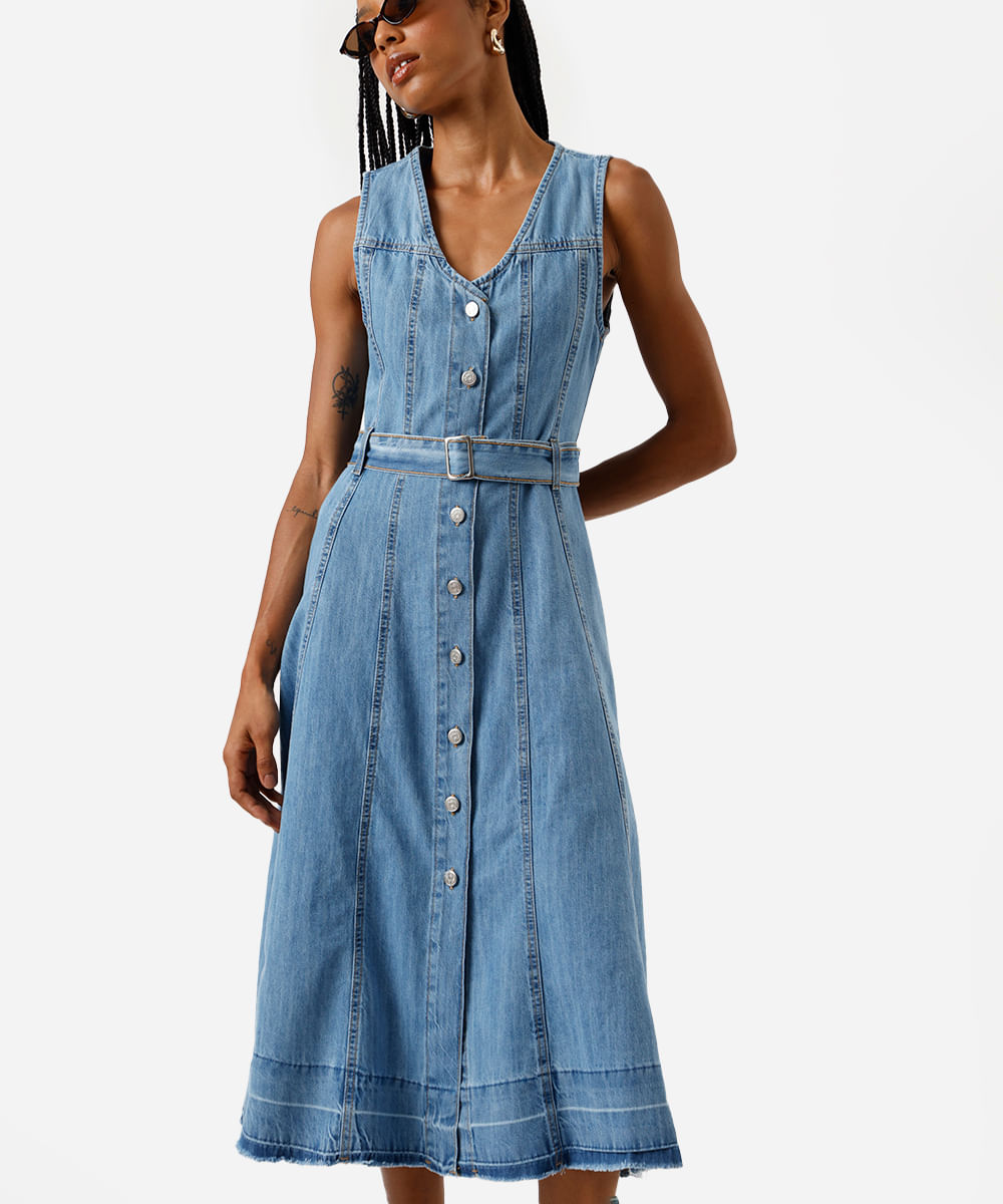 vestido midi feminino jeans com recortes e cinto azul