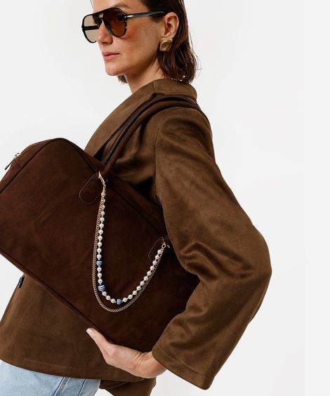 chaveiro bag charm com pérolas e corrente dourado