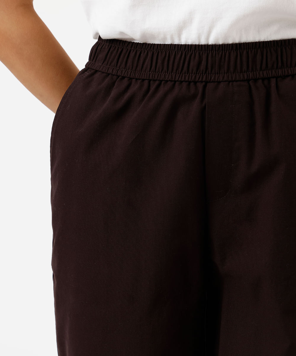 calça reta básica feminina de algodão marrom