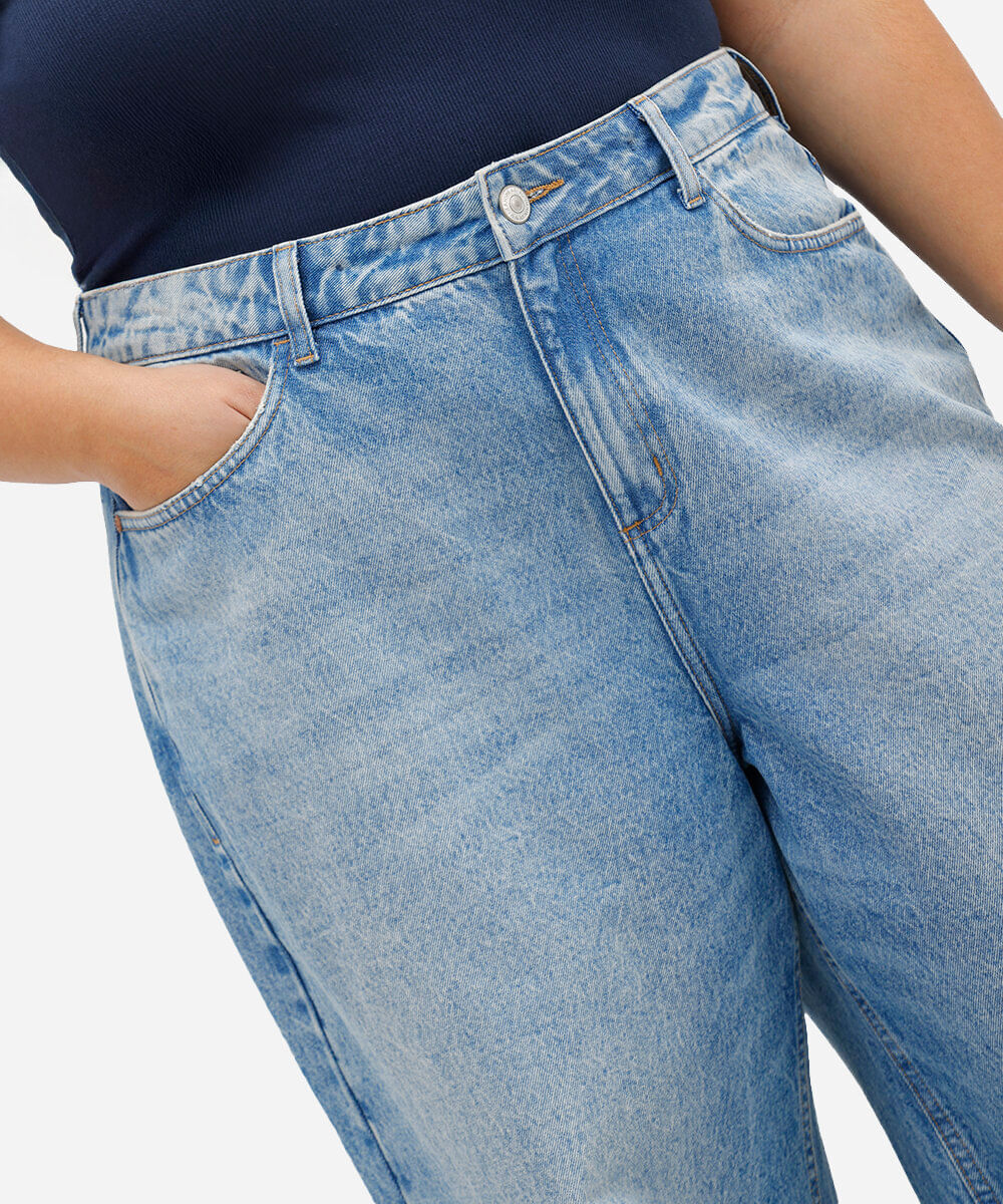 calça jeans plus size super wide leg cintura média azul