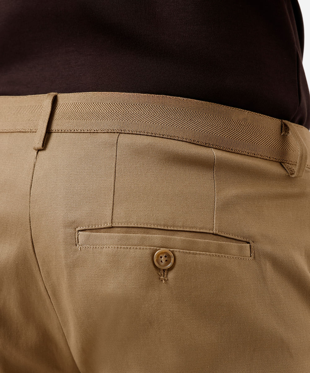 calça slim cropped masculina de sarja cós elástico bege