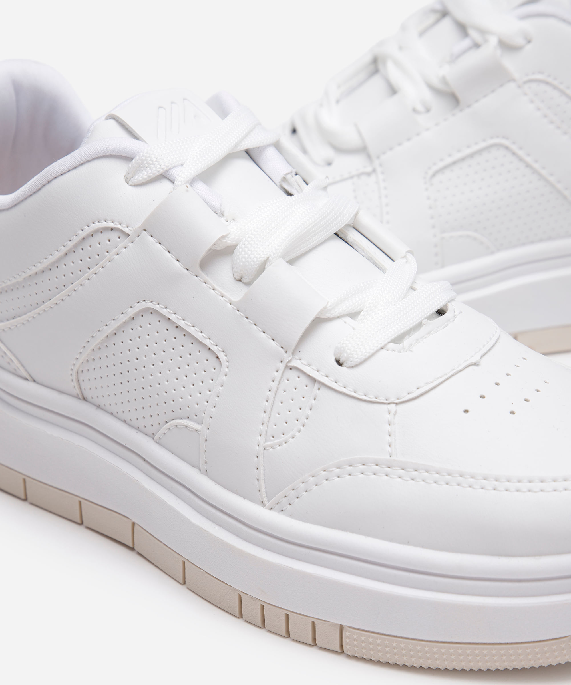 tênis casual plataforma com recortes ace branco