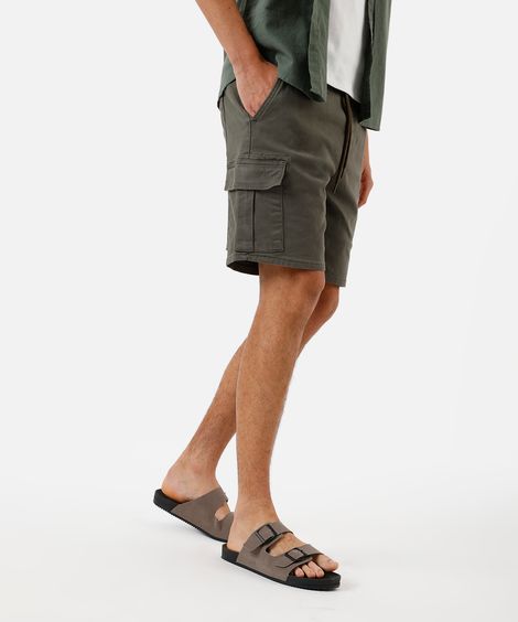 bermuda cargo masculina de sarja cós elástico verde