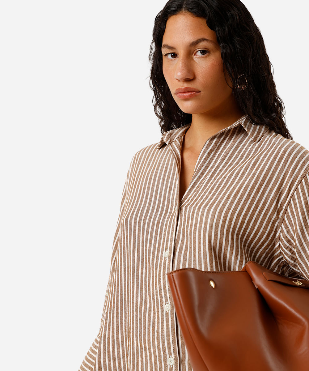 camisa feminina com linho listrada marrom