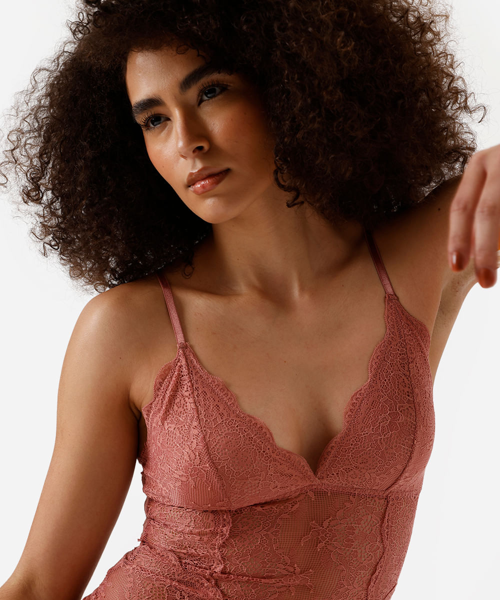 body de renda com recortes floral rosa