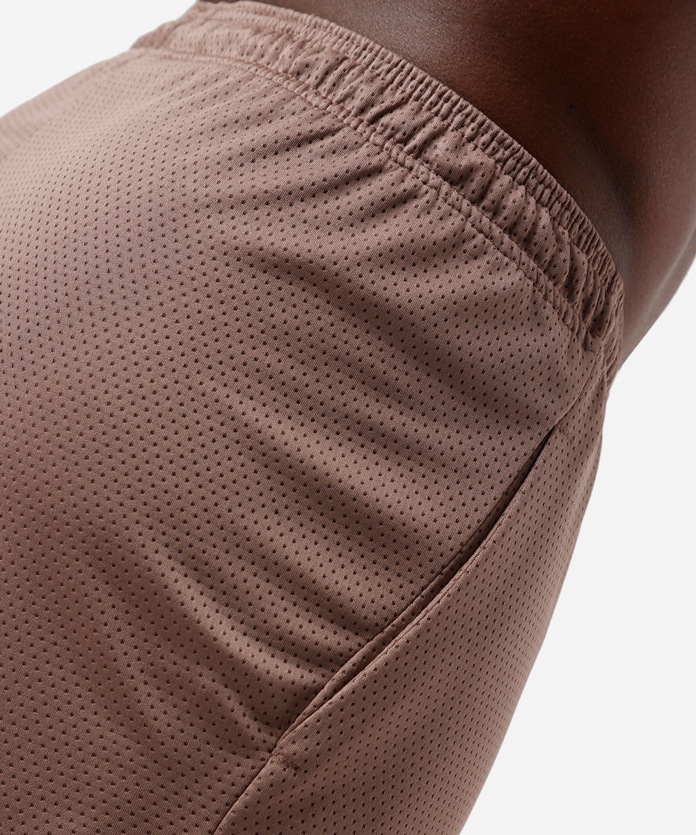 bermuda masculina esportiva texturizada marrom