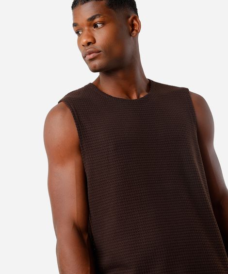 regata masculina de tricot texturizada marrom