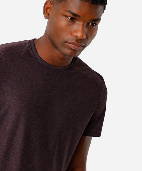 camiseta masculina esportiva com recorte vinho