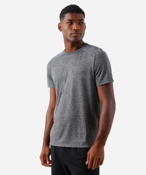 camiseta masculina esportiva com recorte cinza