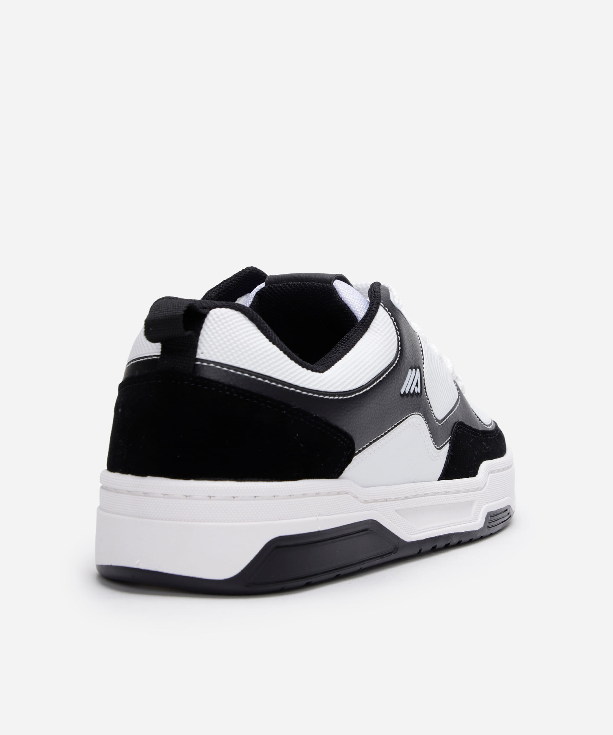 tênis casual com recortes branco
