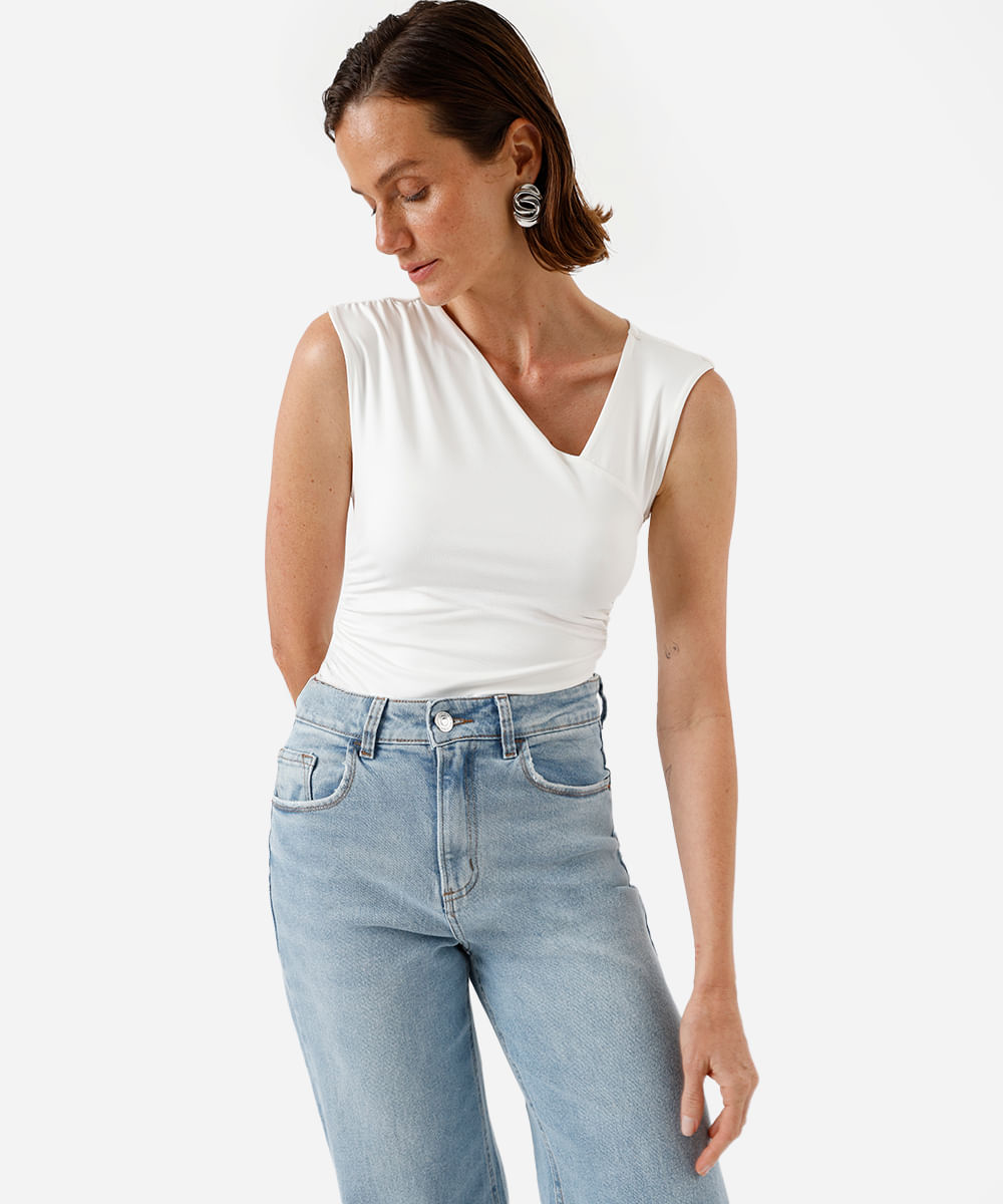 body feminino assimétrico franzido off white