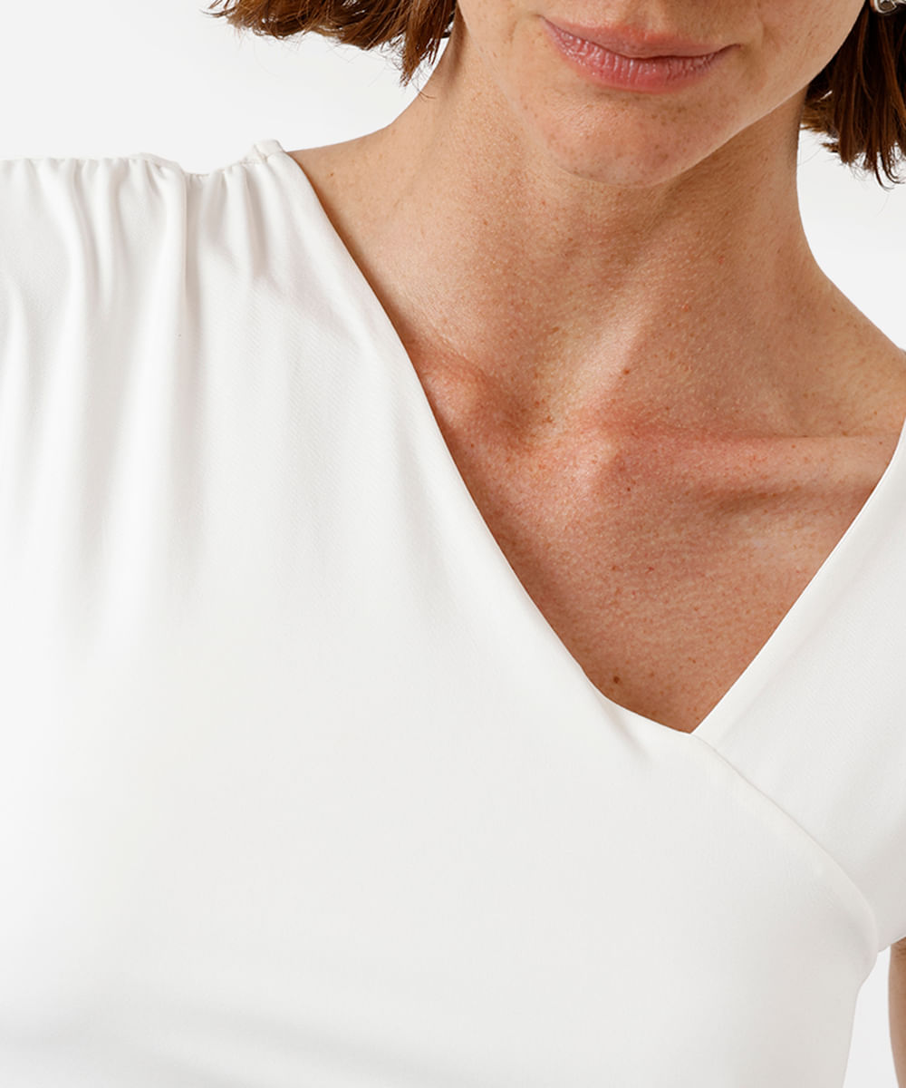 body feminino assimétrico franzido off white