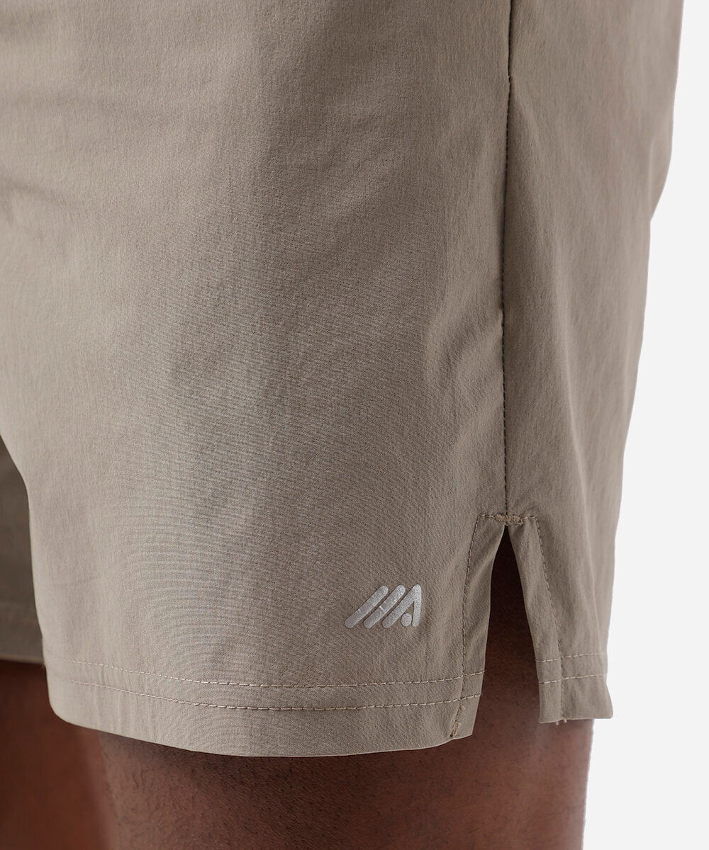 short masculino esportivo de poliamida marrom