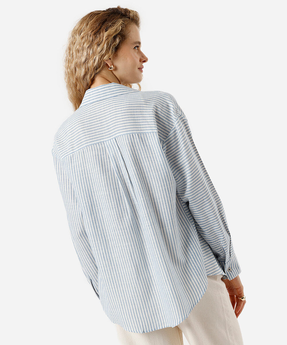 camisa oversized feminina de algodão com bolso bordado azul