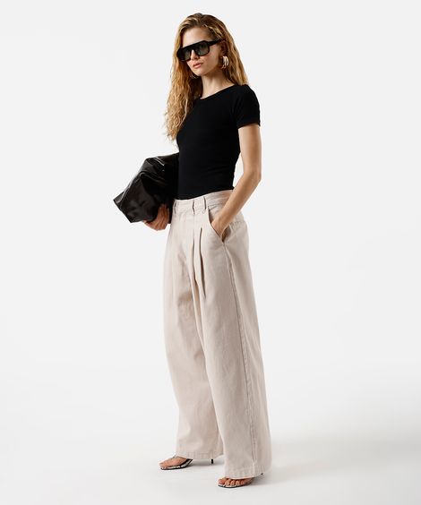 calça balloon feminina de sarja com pregas bege