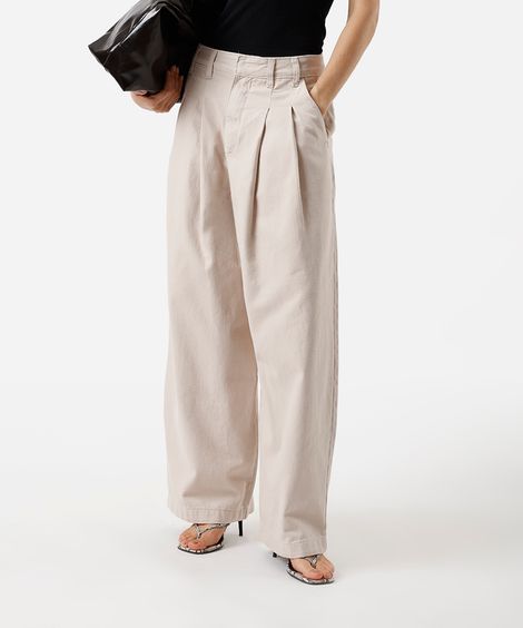 calça balloon feminina de sarja com pregas bege