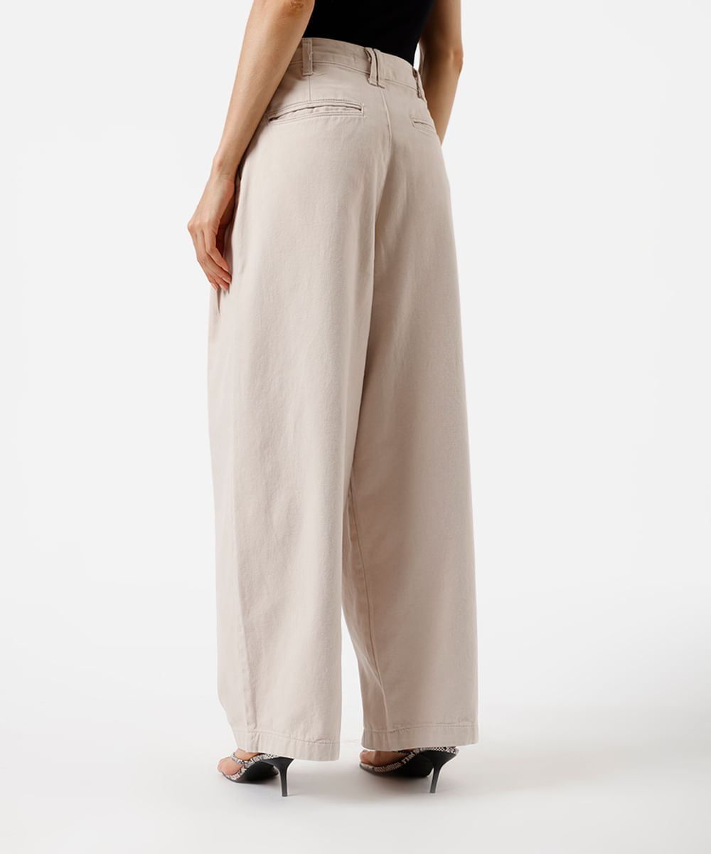 calça balloon feminina de sarja com pregas bege