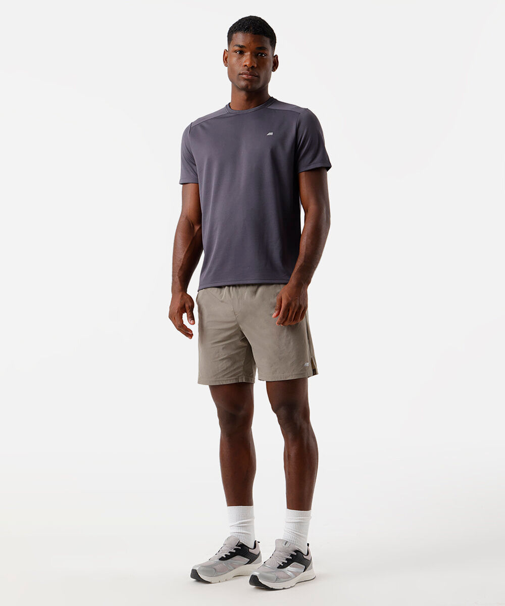 camiseta masculina esportiva com recorte cinza