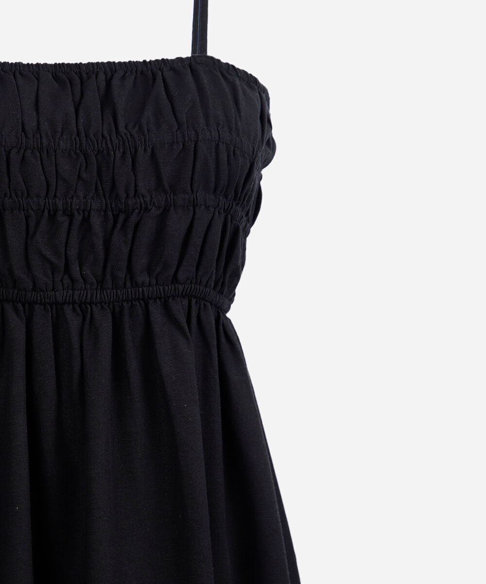 vestido curto alça fina juvenil com linho e recorte preto