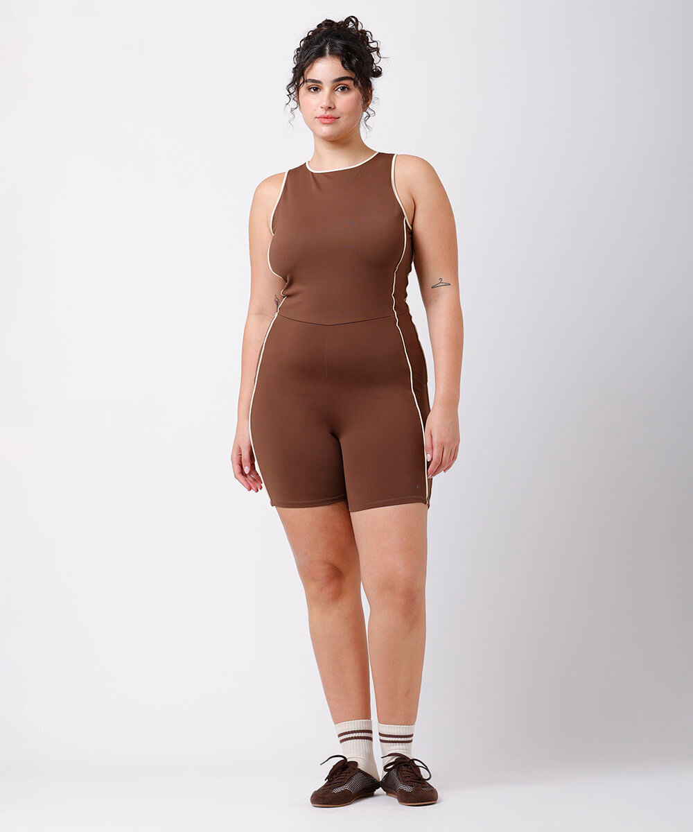 macaquinho feminino com nervuras mindset sport plus size marrom