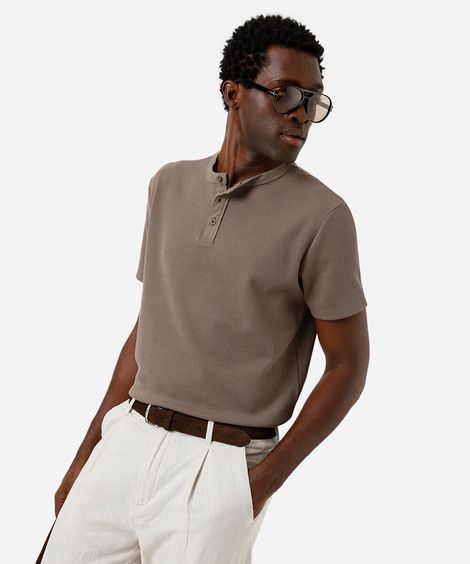 camiseta masculina henley comfort bege